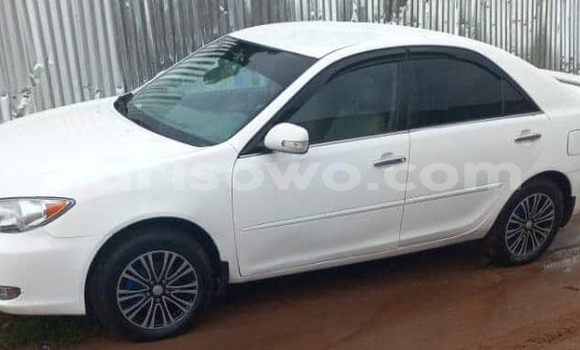 Sayi Na hannu Toyota Camry White Mota in Cotonou a Benin Sayi Na hannu Toyota Camry White Mota in Cotonou a Benin