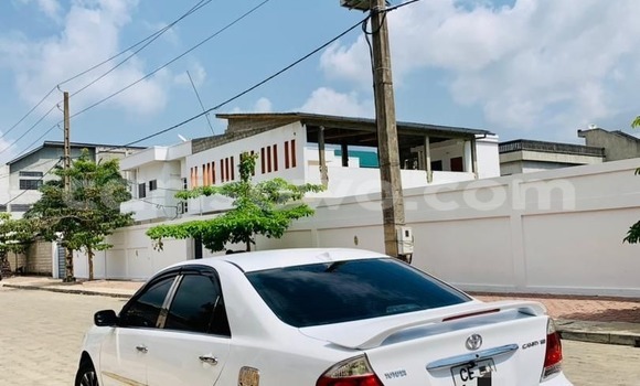 Acheter Occasion Voiture Toyota Camry Blanc à Abomey Calavi, Benin Acheter Occasion Voiture Toyota Camry Blanc à Abomey Calavi, Benin
