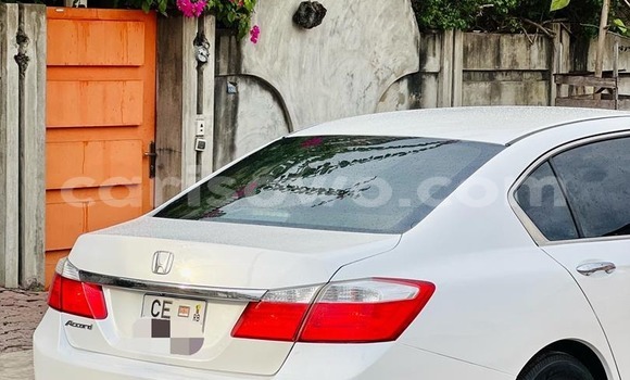 Acheter Occasion Voiture Honda Accord Blanc à Abomey, Benin Acheter Occasion Voiture Honda Accord Blanc à Abomey, Benin