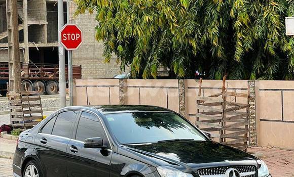 Acheter Occasion Voiture Mercedes-Benz C–Class Noir à Cotonou, Benin Acheter Occasion Voiture Mercedes-Benz C–Class Noir à Cotonou, Benin