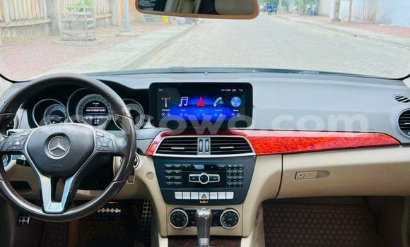 Acheter Occasion Voiture Mercedes-Benz C–Class Noir à Cotonou, Benin Acheter Occasion Voiture Mercedes-Benz C–Class Noir à Cotonou, Benin