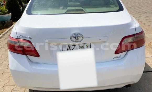 Ra Àlòkù Toyota Camry funfun Ọkọ̀ in Cotonou ni Benin Ra Àlòkù Toyota Camry funfun Ọkọ̀ in Cotonou ni Benin