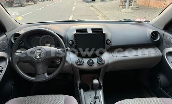 Sayi Na hannu Toyota RAV4 Azurfa Mota in Cotonou a Benin Sayi Na hannu Toyota RAV4 Azurfa Mota in Cotonou a Benin