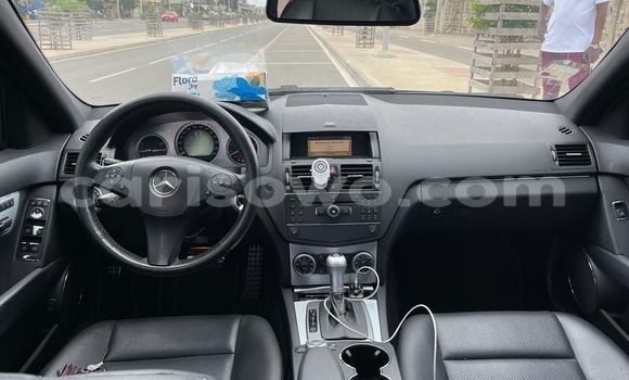 Acheter Occasion Voiture Mercedes-Benz E–Class Noir à Cotonou, Benin Acheter Occasion Voiture Mercedes-Benz E–Class Noir à Cotonou, Benin