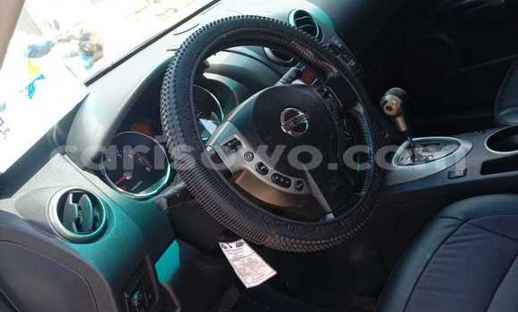 Ra Àlòkù Nissan Rogue funfun Ọkọ̀ in Cotonou ni Benin Ra Àlòkù Nissan Rogue funfun Ọkọ̀ in Cotonou ni Benin