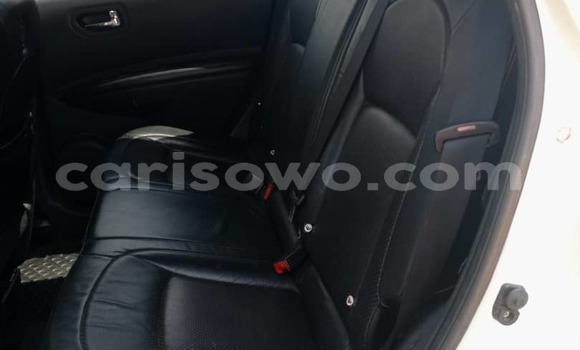 Ra Àlòkù Nissan Rogue funfun Ọkọ̀ in Cotonou ni Benin Ra Àlòkù Nissan Rogue funfun Ọkọ̀ in Cotonou ni Benin