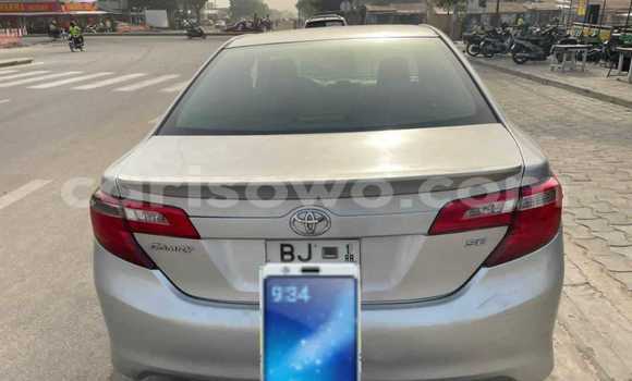 Sayi Na hannu Toyota Camry Azurfa Mota in Cotonou a Benin