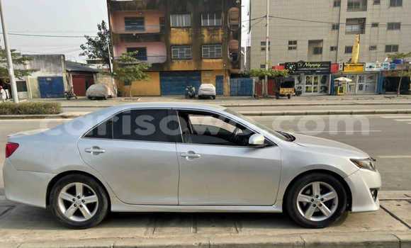Ra Àlòkù Toyota Camry Silver Ọkọ̀ in Cotonou ni Benin Ra Àlòkù Toyota Camry Silver Ọkọ̀ in Cotonou ni Benin