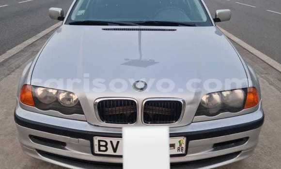 Ra Àlòkù BMW 3–Series Silver Ọkọ̀ in Cotonou ni Benin