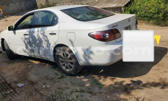 Ra Àlòkù Lexus ES funfun Ọkọ̀ in Cotonou ni Benin Ra Àlòkù Lexus ES funfun Ọkọ̀ in Cotonou ni Benin