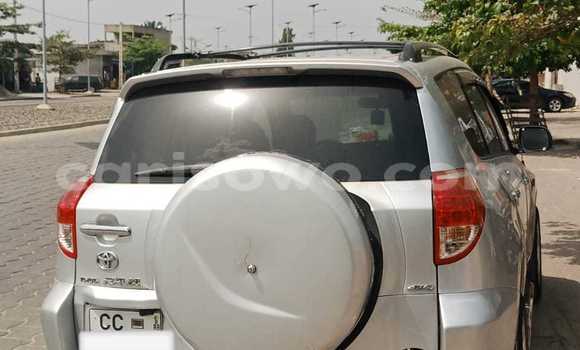 Sayi Na hannu Toyota RAV4 Azurfa Mota in Cotonou a Benin