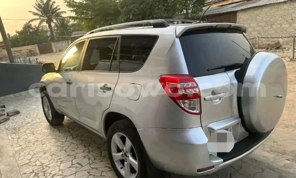 Acheter Occasion Voiture Toyota RAV4 Blanc à Cotonou, Benin Acheter Occasion Voiture Toyota RAV4 Blanc à Cotonou, Benin