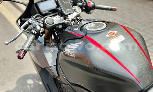 Acheter Neuf Moto Honda CBR Noir à Cotonou, Benin Acheter Neuf Moto Honda CBR Noir à Cotonou, Benin