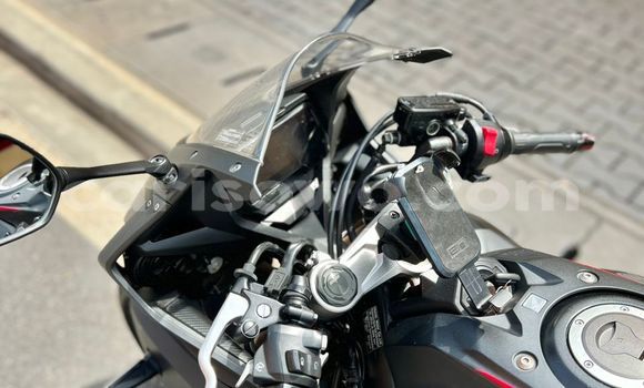 Acheter Neuf Moto Honda CBR Noir à Cotonou, Benin Acheter Neuf Moto Honda CBR Noir à Cotonou, Benin