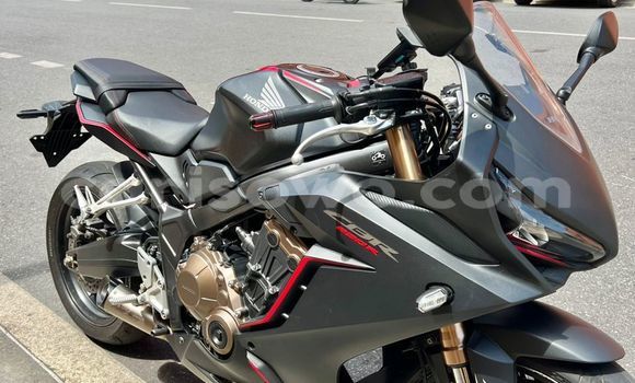 Acheter Neuf Moto Honda CBR Noir à Cotonou, Benin Acheter Neuf Moto Honda CBR Noir à Cotonou, Benin