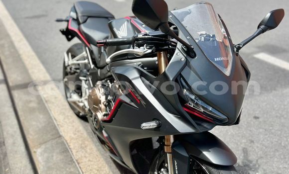 Acheter Neuf Moto Honda CBR Noir à Cotonou, Benin Acheter Neuf Moto Honda CBR Noir à Cotonou, Benin