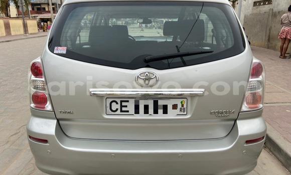 Buy Used Toyota Corolla Verso Silver Car in Cotonou in Benign