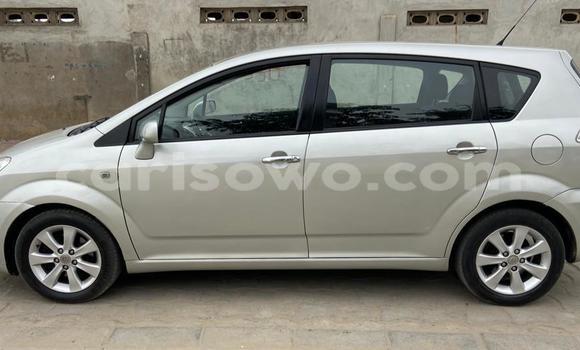 Ra Àlòkù Toyota Corolla Verso Silver Ọkọ̀ in Cotonou ni Benin Ra Àlòkù Toyota Corolla Verso Silver Ọkọ̀ in Cotonou ni Benin