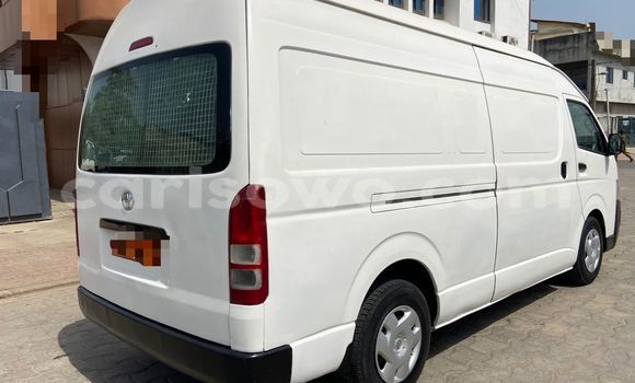 Ra Àlòkù Toyota Hiace funfun Ọkọ̀ in Cotonou ni Benin Ra Àlòkù Toyota Hiace funfun Ọkọ̀ in Cotonou ni Benin