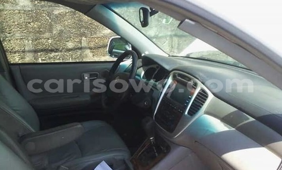 Buy Used Toyota Highlander White Car in Cotonou in Benign Buy Used Toyota Highlander White Car in Cotonou in Benign