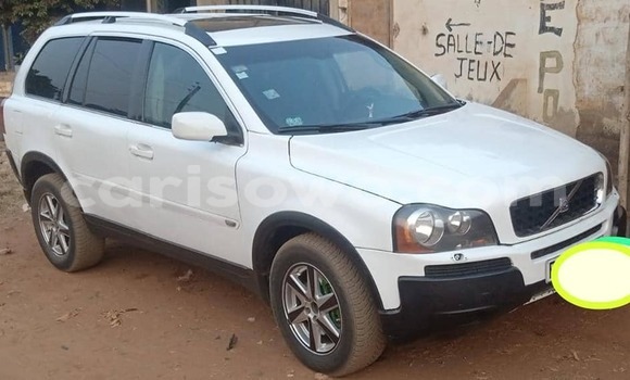 Ra Àlòkù Volvo XC90 funfun Ọkọ̀ in Cotonou ni Benin