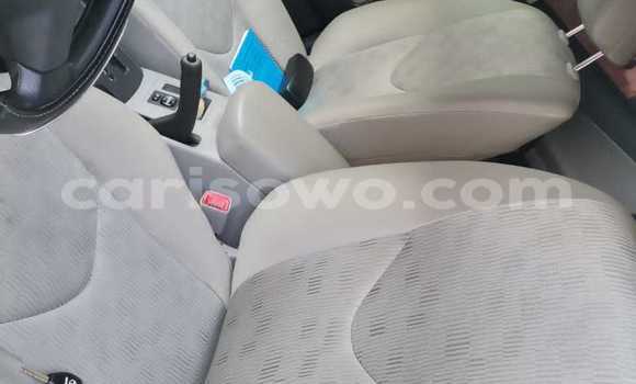 Sayi Na hannu Toyota RAV4 Azurfa Mota in Cotonou a Benin Sayi Na hannu Toyota RAV4 Azurfa Mota in Cotonou a Benin