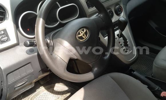 Sayi Na hannu Toyota Matrix White Mota in Cotonou a Benin Sayi Na hannu Toyota Matrix White Mota in Cotonou a Benin