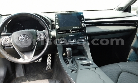 Ra Àlòkù Toyota Avalon Black Ọkọ̀ in Cotonou ni Benin Ra Àlòkù Toyota Avalon Black Ọkọ̀ in Cotonou ni Benin