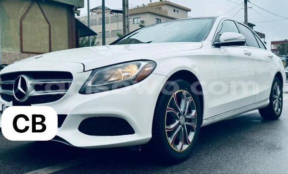 Sayi Na hannu Mercedes-Benz C–Class White Mota in Cotonou a Benin
