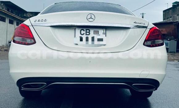 Sayi Na hannu Mercedes-Benz C–Class White Mota in Cotonou a Benin Sayi Na hannu Mercedes-Benz C–Class White Mota in Cotonou a Benin