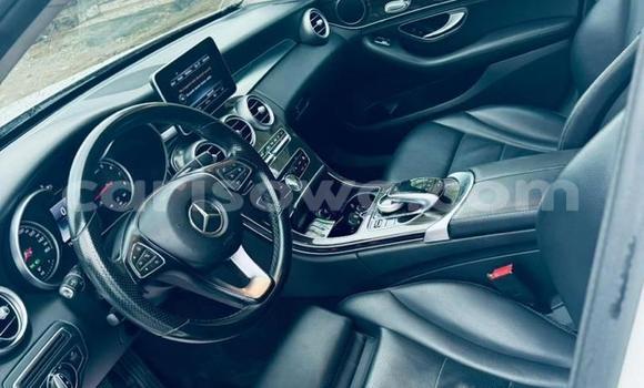 Sayi Na hannu Mercedes-Benz C–Class White Mota in Cotonou a Benin Sayi Na hannu Mercedes-Benz C–Class White Mota in Cotonou a Benin