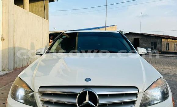 Sayi Na hannu Mercedes-Benz C–Class White Mota in Cotonou a Benin Sayi Na hannu Mercedes-Benz C–Class White Mota in Cotonou a Benin