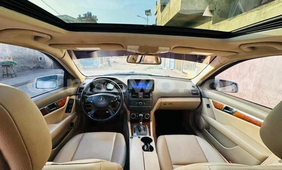 Sayi Na hannu Mercedes-Benz C–Class White Mota in Cotonou a Benin Sayi Na hannu Mercedes-Benz C–Class White Mota in Cotonou a Benin