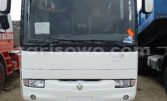 Sayi Na hannu Renault Trafic White Babbar mota in Cotonou a Benin