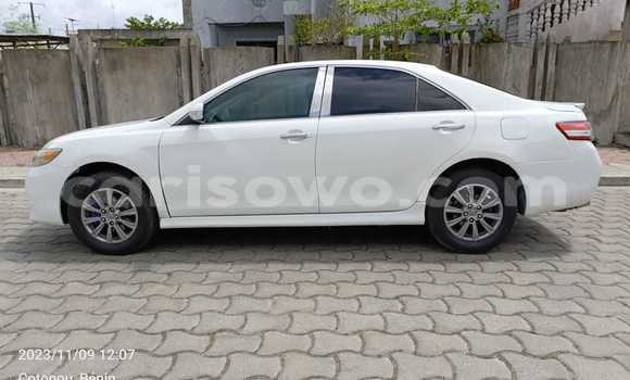 Ra Àlòkù Toyota Camry funfun Ọkọ̀ in Cotonou ni Benin Ra Àlòkù Toyota Camry funfun Ọkọ̀ in Cotonou ni Benin