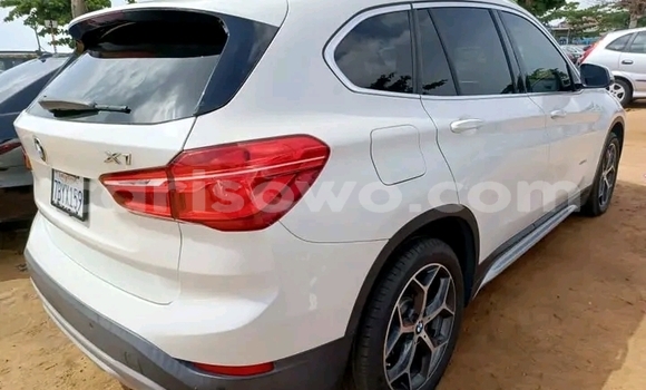 Acheter Occasion Voiture BMW X1 Blanc à Cotonou, Benin Acheter Occasion Voiture BMW X1 Blanc à Cotonou, Benin