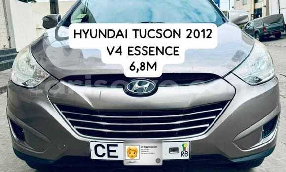 Sayi Na hannu Hyundai Tucson Azurfa Mota in Cotonou a Benin Sayi Na hannu Hyundai Tucson Azurfa Mota in Cotonou a Benin