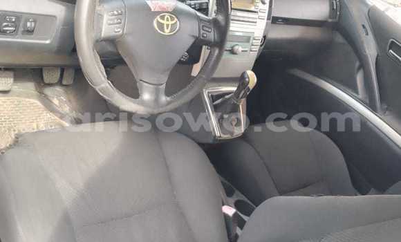 Ra Àlòkù Toyota Corolla Verso Silver Ọkọ̀ in Cotonou ni Benin Ra Àlòkù Toyota Corolla Verso Silver Ọkọ̀ in Cotonou ni Benin