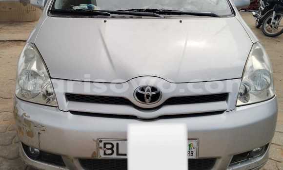 Ra Àlòkù Toyota Corolla Verso Silver Ọkọ̀ in Cotonou ni Benin Ra Àlòkù Toyota Corolla Verso Silver Ọkọ̀ in Cotonou ni Benin