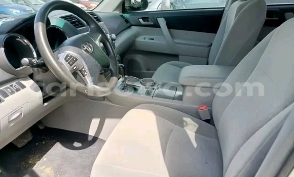 Acheter Occasion Voiture Toyota Highlander Blanc à Cotonou, Benin Acheter Occasion Voiture Toyota Highlander Blanc à Cotonou, Benin