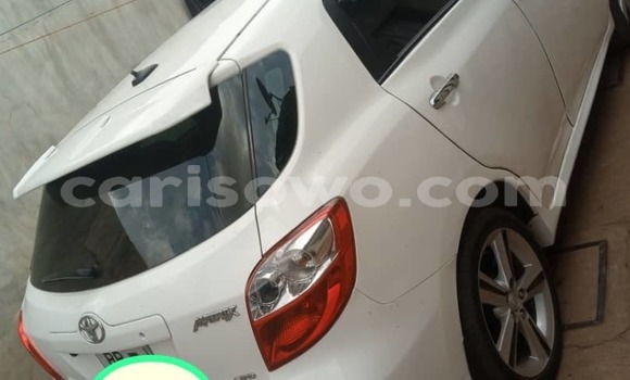 Ra Àlòkù Toyota Matrix funfun Ọkọ̀ in Cotonou ni Benin Ra Àlòkù Toyota Matrix funfun Ọkọ̀ in Cotonou ni Benin