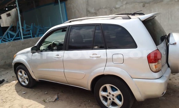 Ra Àlòkù Toyota RAV4 Silver Ọkọ̀ in Cotonou ni Benin Ra Àlòkù Toyota RAV4 Silver Ọkọ̀ in Cotonou ni Benin