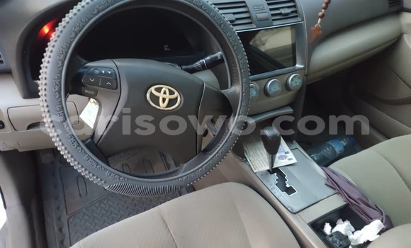 Ra Àlòkù Toyota Camry funfun Ọkọ̀ in Cotonou ni Benin Ra Àlòkù Toyota Camry funfun Ọkọ̀ in Cotonou ni Benin