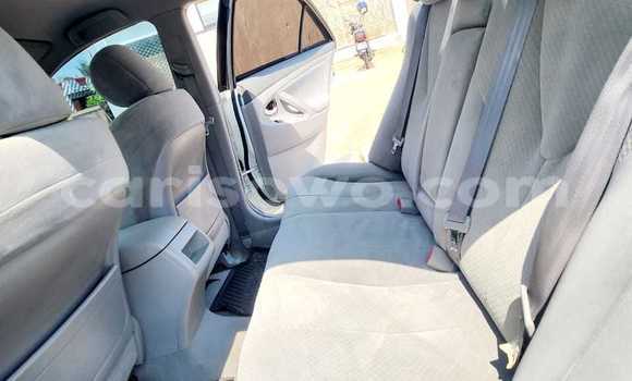 Sayi Na hannu Toyota Camry White Mota in Cotonou a Benin Sayi Na hannu Toyota Camry White Mota in Cotonou a Benin