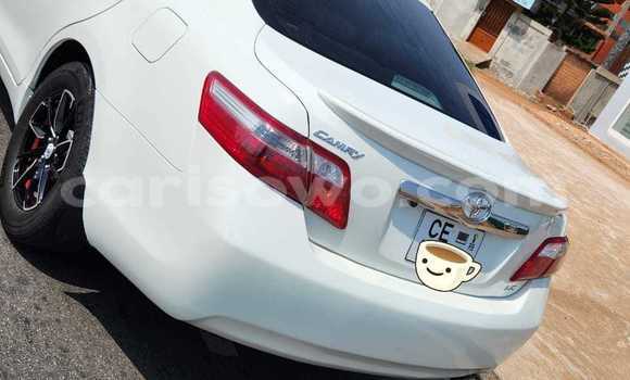 Sayi Na hannu Toyota Camry White Mota in Cotonou a Benin Sayi Na hannu Toyota Camry White Mota in Cotonou a Benin