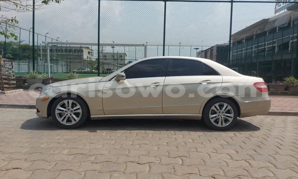 Buy Used Mercedes-Benz E-Classe Brown Car in Abomey Calavi in Benign Buy Used Mercedes-Benz E-Classe Brown Car in Abomey Calavi in Benign