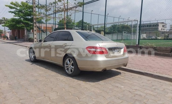 Buy Used Mercedes-Benz E-Classe Brown Car in Abomey Calavi in Benign Buy Used Mercedes-Benz E-Classe Brown Car in Abomey Calavi in Benign