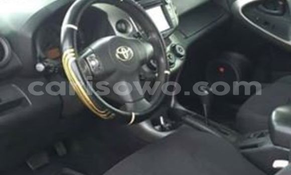 Acheter Import Voiture Toyota RAV4 Rouge à Cotonou, Benin Acheter Import Voiture Toyota RAV4 Rouge à Cotonou, Benin