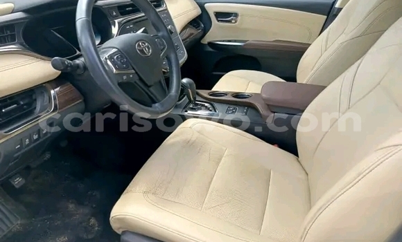 Sayi Na hannu Toyota Avalon White Mota in Cotonou a Benin Sayi Na hannu Toyota Avalon White Mota in Cotonou a Benin