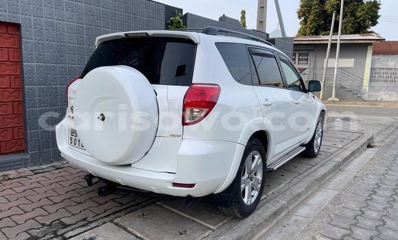 Acheter Occasion Voiture Toyota RAV4 Blanc à Cotonou, Benin Acheter Occasion Voiture Toyota RAV4 Blanc à Cotonou, Benin
